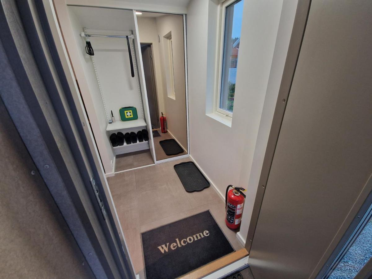 Northern Living 2 Room With Shared Bathroom Tromso Exterior photo